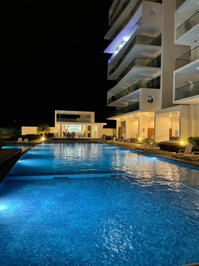 Resort Playa Azul Departamentos Frente Al Mar Tonsupa Kültér fotó