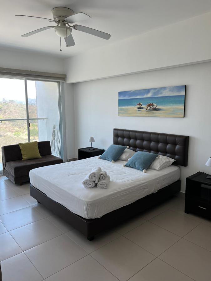 Resort Playa Azul Departamentos Frente Al Mar Tonsupa Kültér fotó